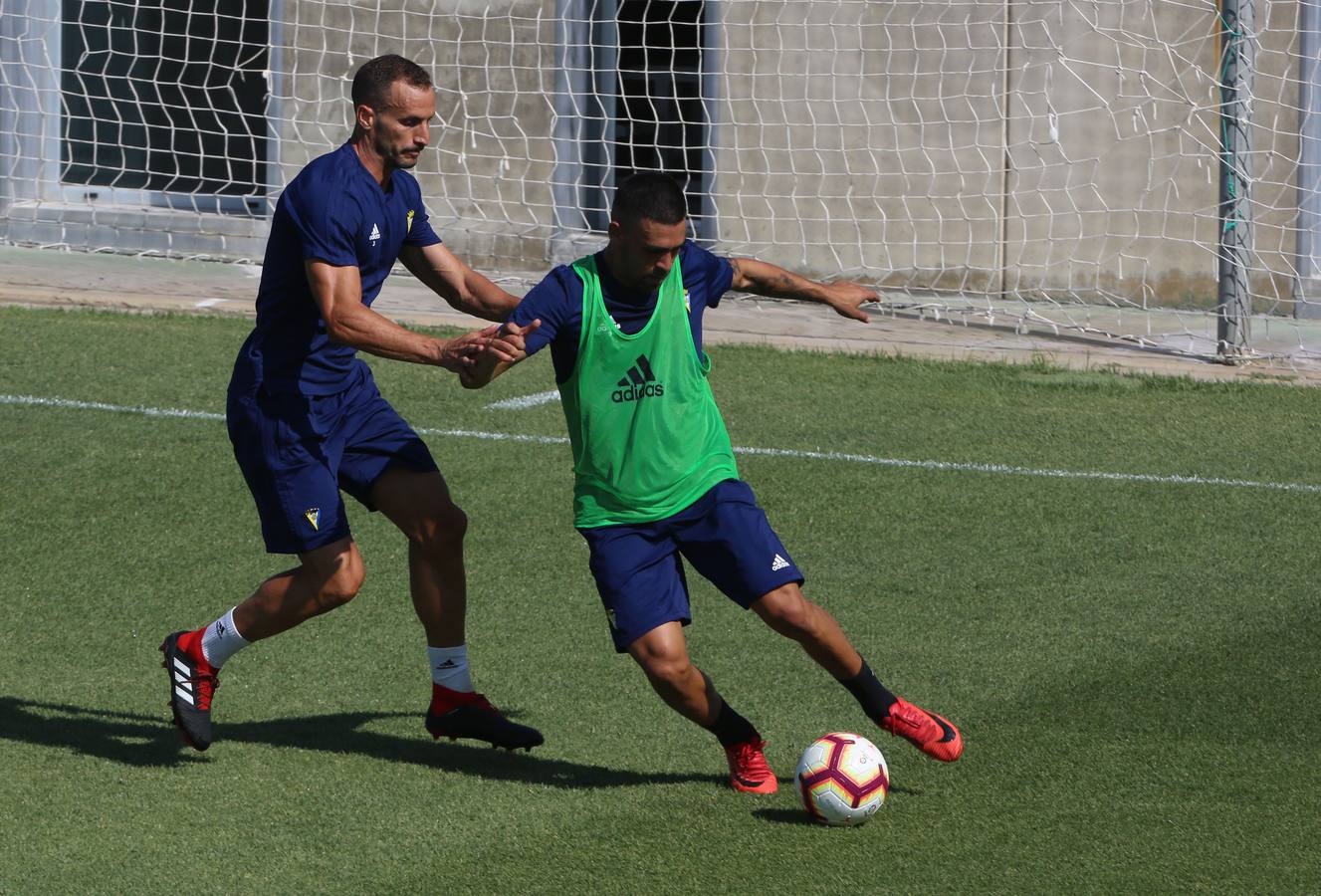 Las mejores imágenes del entrenamiento del Cádiz CF en El Rosal