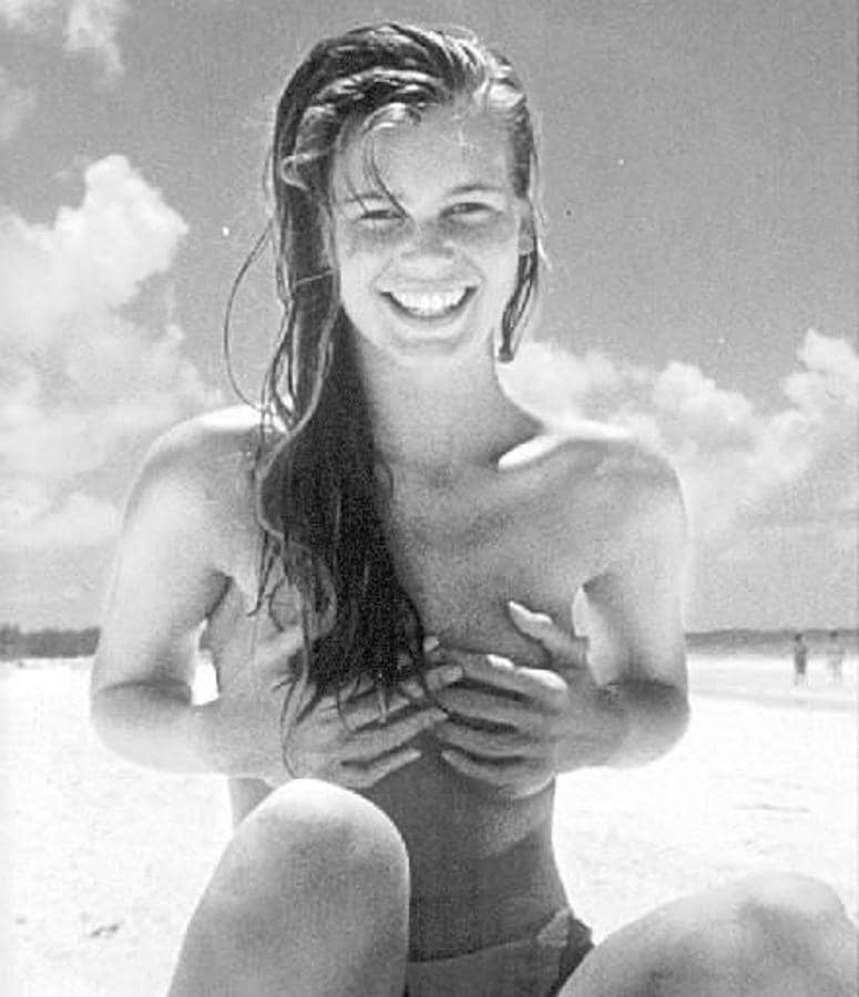 Una joven Claudia Schiffer. La modelo con tan solo 25 años llegó a la cúspide de la moda