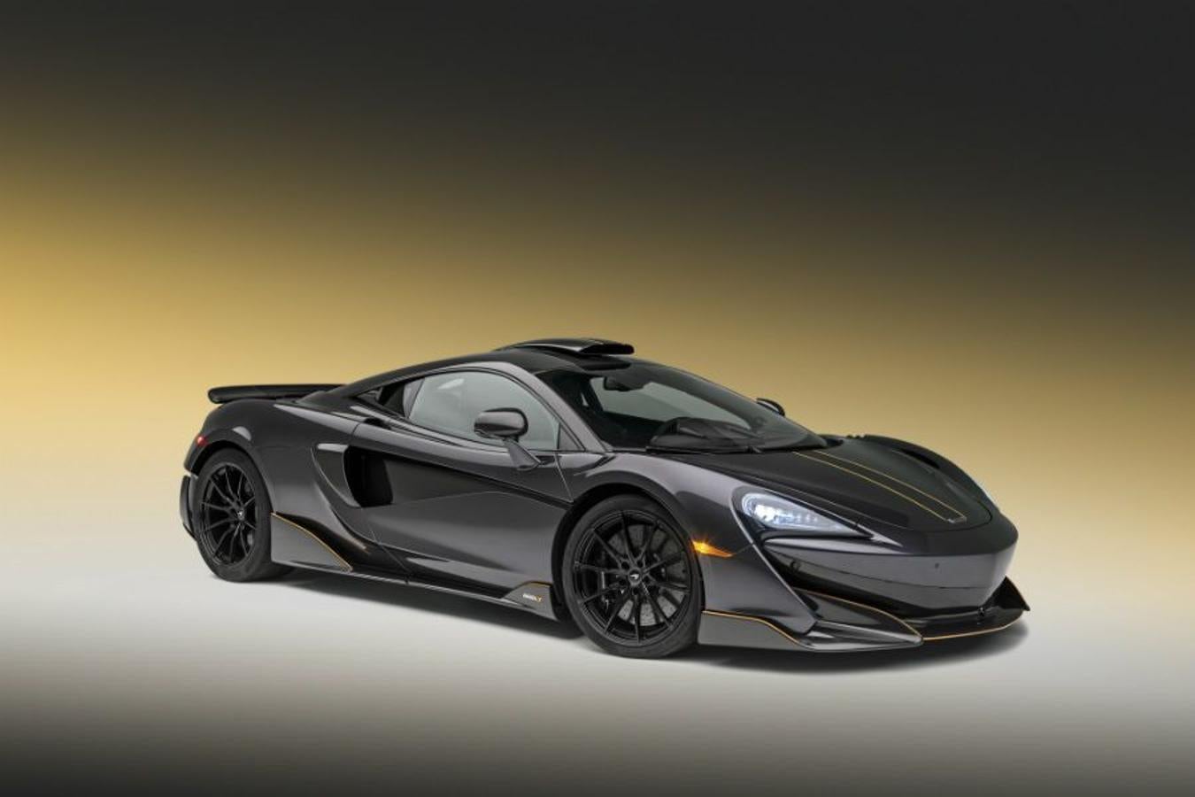 13- McLaren 600 LT by MSO. Los de Woking presentaron un 600 LT pintado con un color muy especial: «Stealth Gray by MSO», una tonalidad creada exclusivamente por el departamento McLaren Special Operations