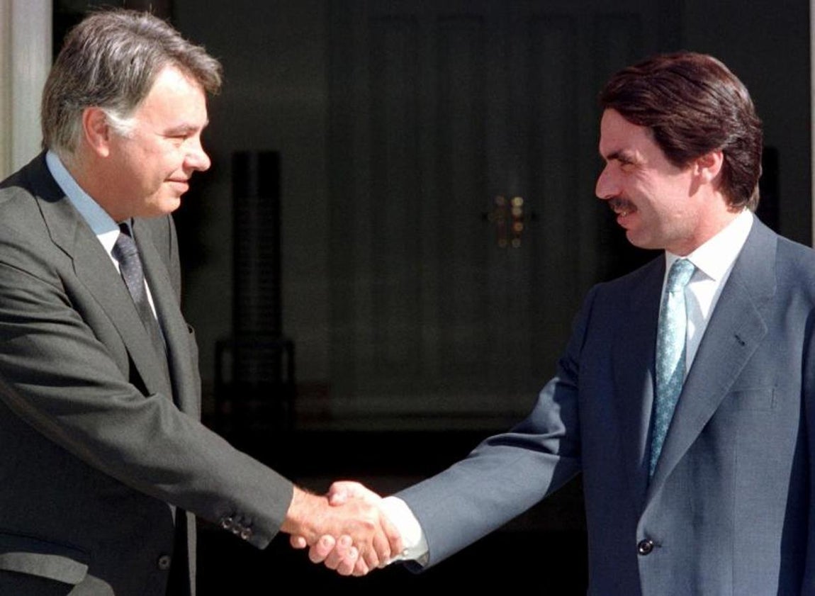 Dos presidentes para España: Felipe González y José María Aznar. 