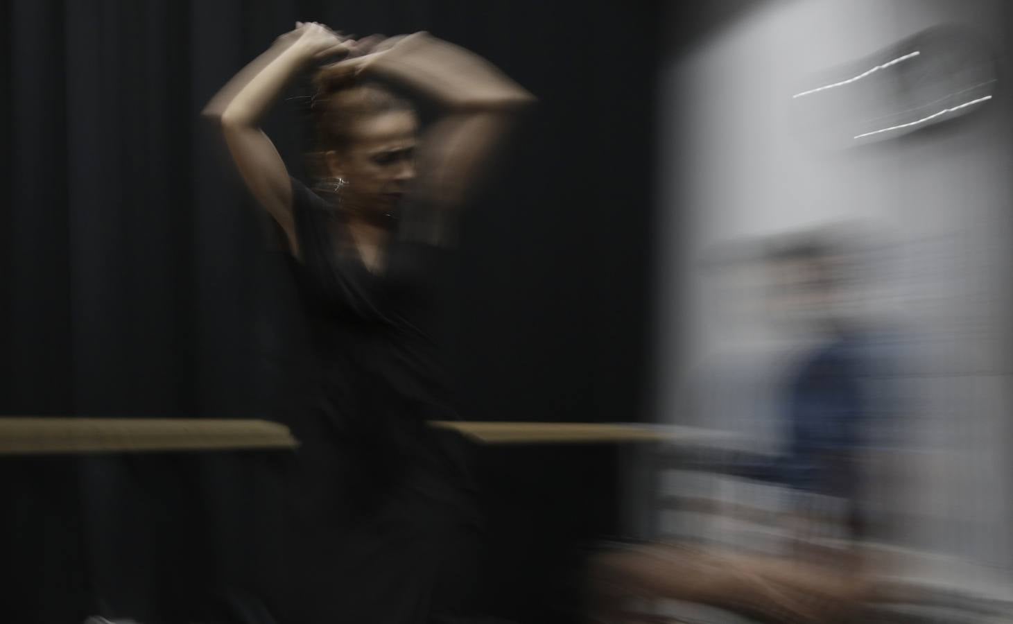 En imágenes, el ensayo de Isabel Bayón para la XX Bienal de Flamenco