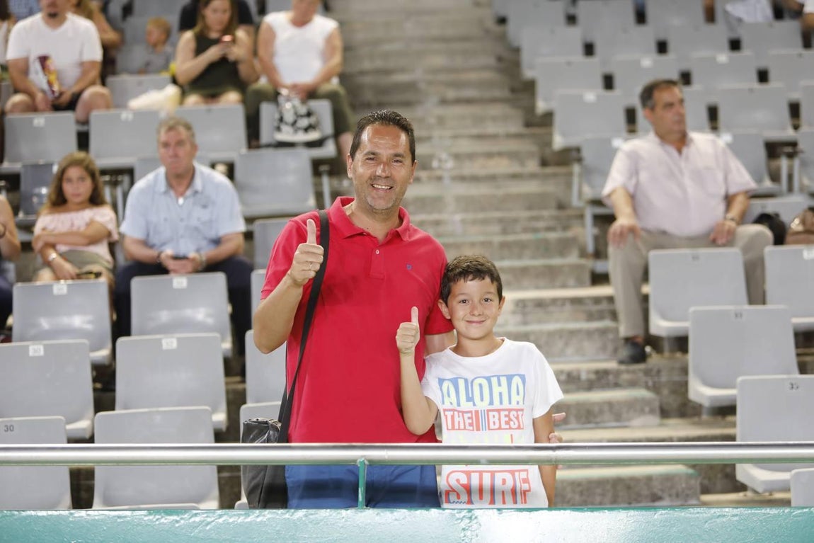 El ambiente de las gradas del Córdoba-Oviedo