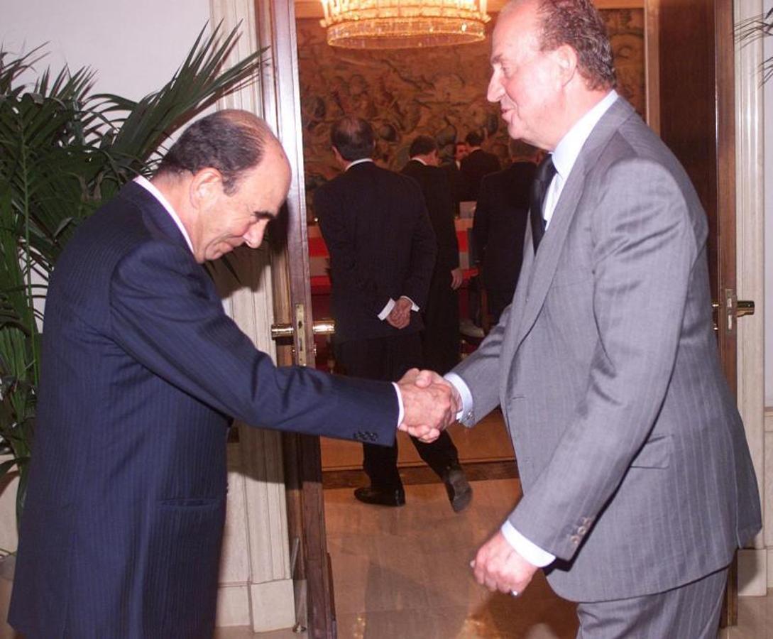 El Rey Juan Carlos recibe a Emilio Botín. 