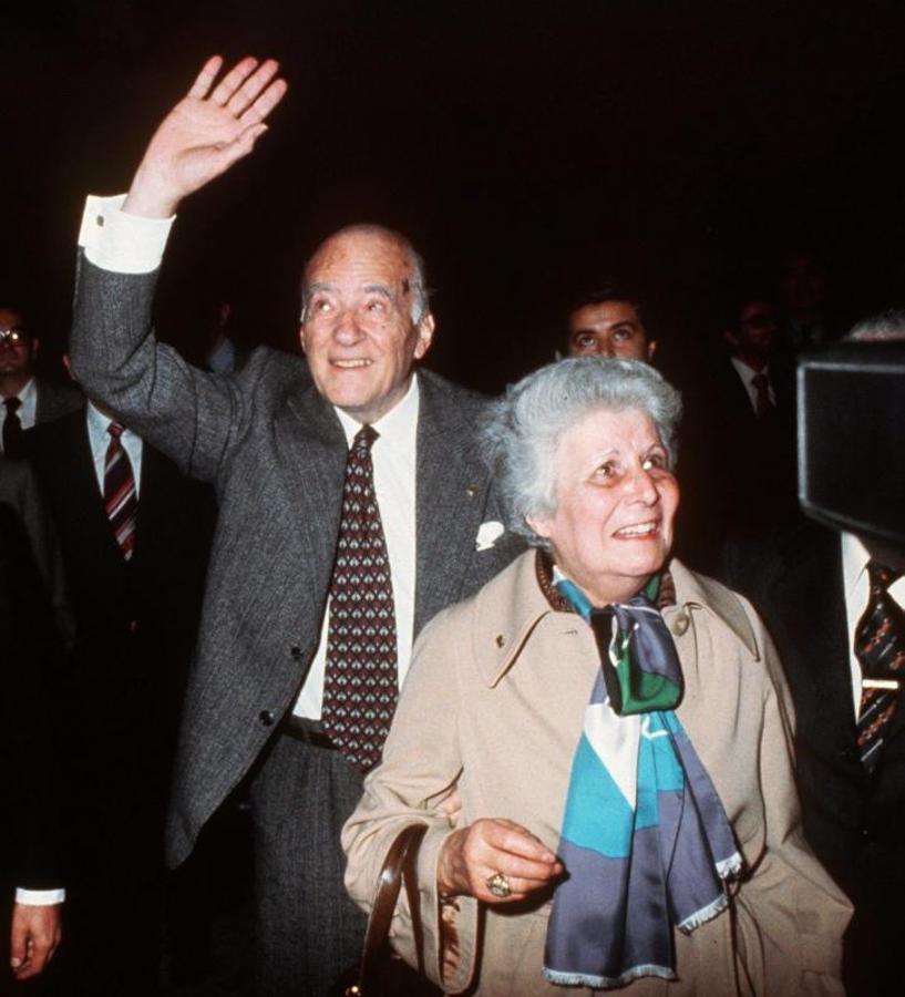 Josep Tarradellas junto a su mujer, Antonia Maciá. 