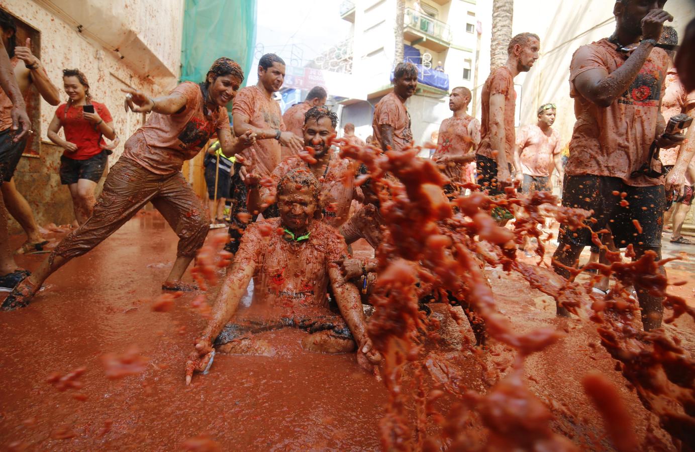 Las mejores imágenes de la Tomatina de Buñol 2018. 