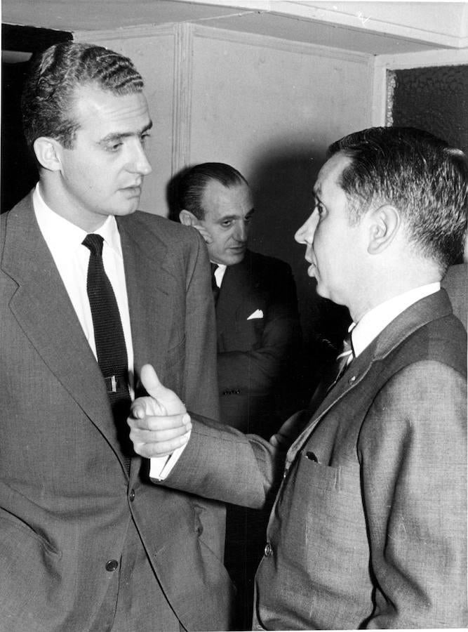 Samaranch conversando con Juan Carlos de Borbón. 
