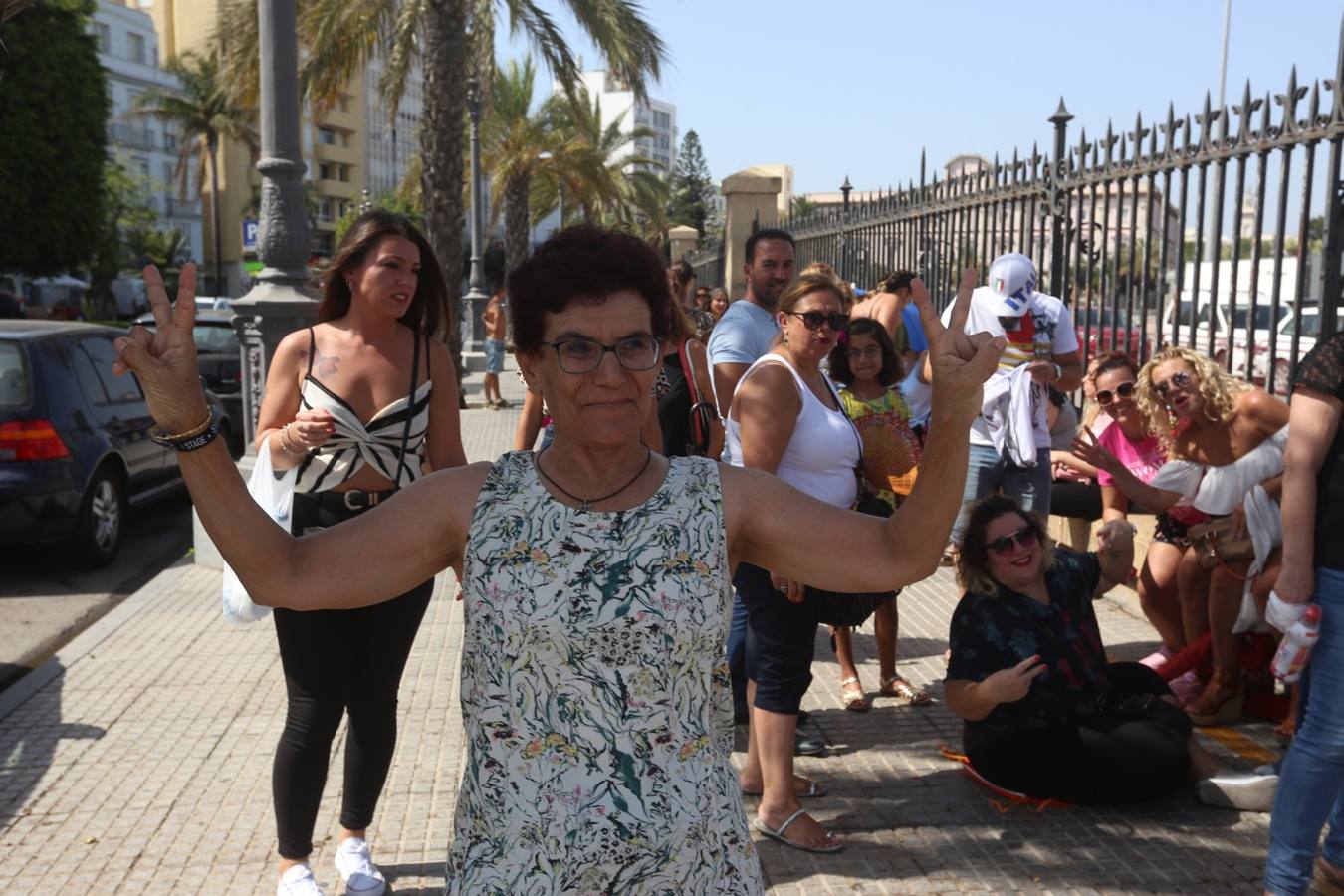 FOTOS: El muelle, un hervidero a la espera del concierto de Ricky Martin