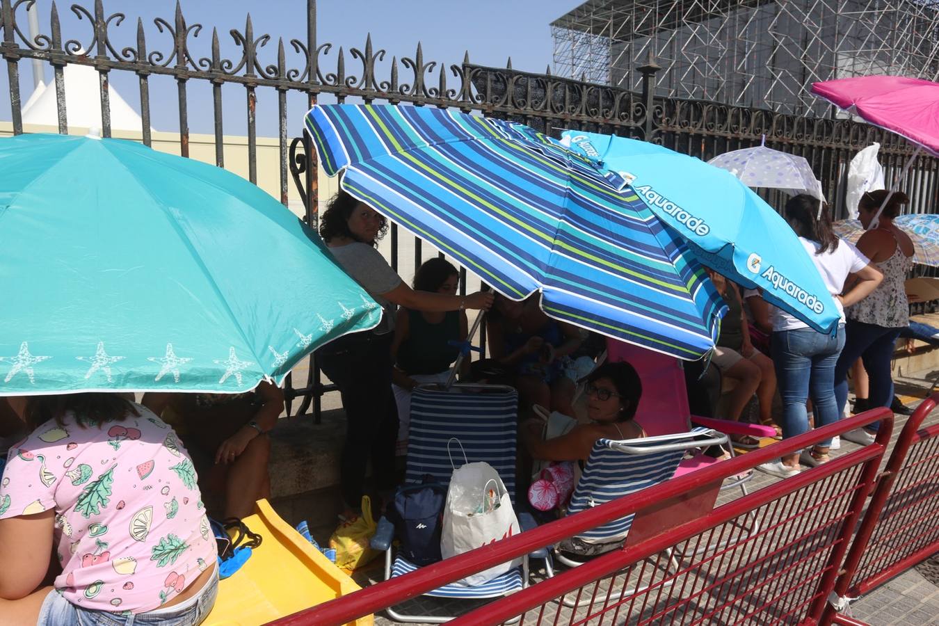 FOTOS: El muelle, un hervidero a la espera del concierto de Ricky Martin