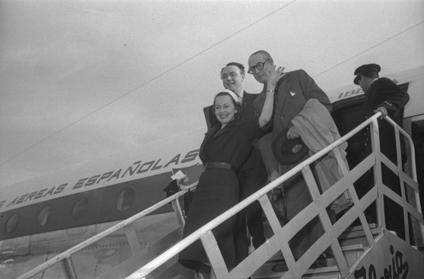 Olivia de Havilland aterriza en Madrid para el rodaje de «La princesa de Éboli». 29 de mayo, 1954. Archivo Regional de la Comunidad de Madrid