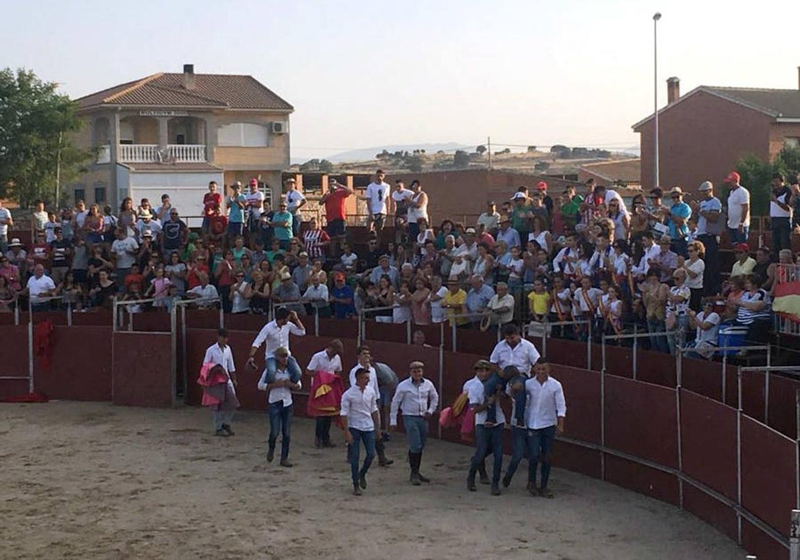 Becerrada popular en Menasalbas