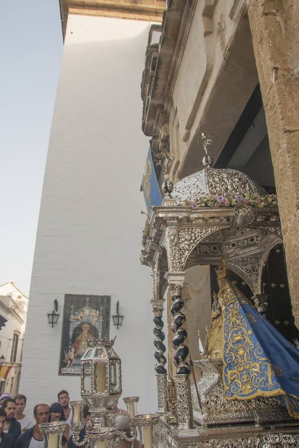 Galería de la salida extraordinaria de la Virgen de la Caridad de Sanlúcar de Barrameda