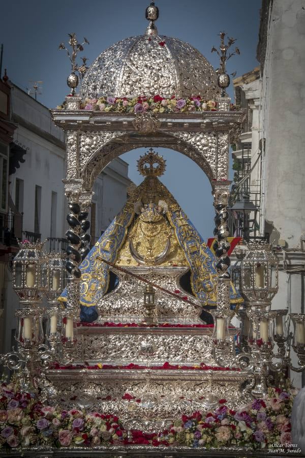 Galería de la salida extraordinaria de la Virgen de la Caridad de Sanlúcar de Barrameda