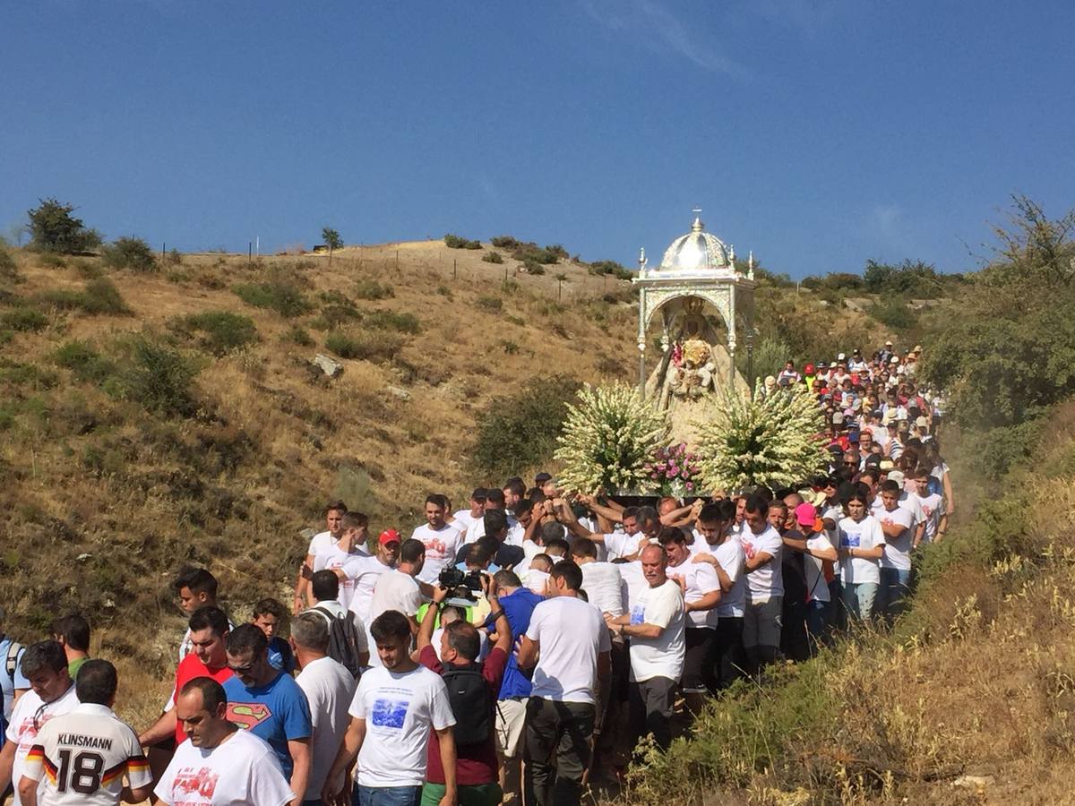 La «Bajá» de la Virgen de la Sierra de Cabra, en imágenes