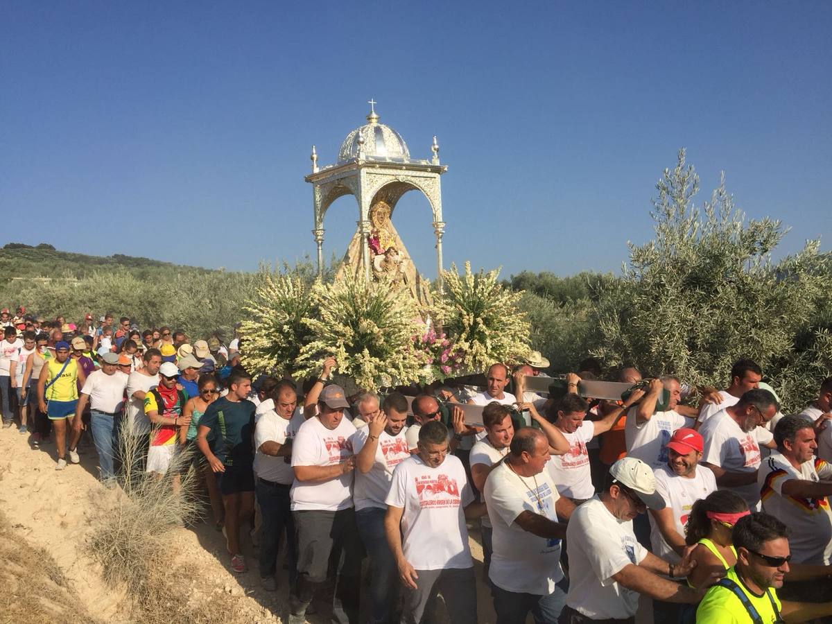 La «Bajá» de la Virgen de la Sierra de Cabra, en imágenes