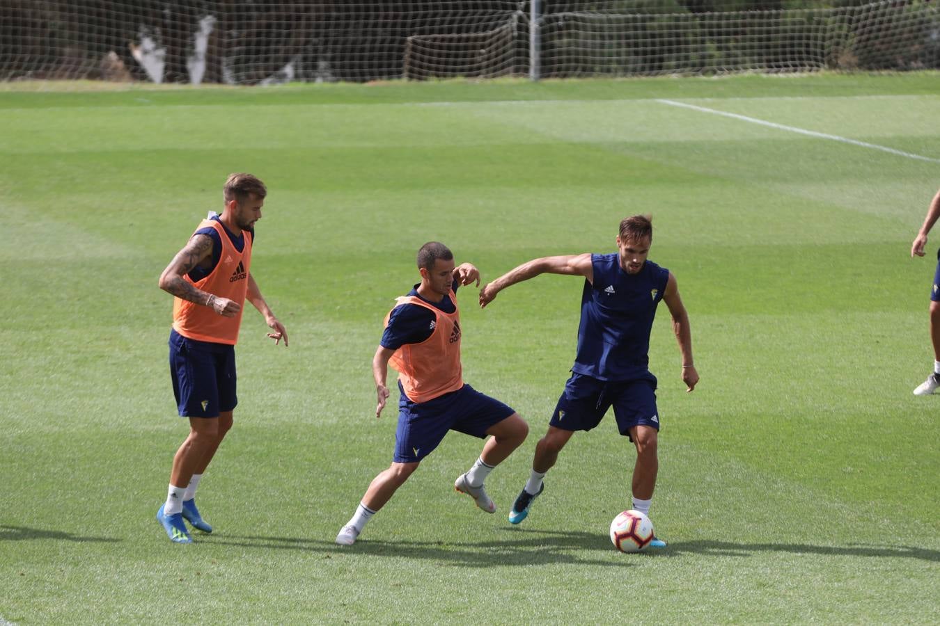 Dejan Lekic y Edu Ramos ya entrenan con el Cádiz CF