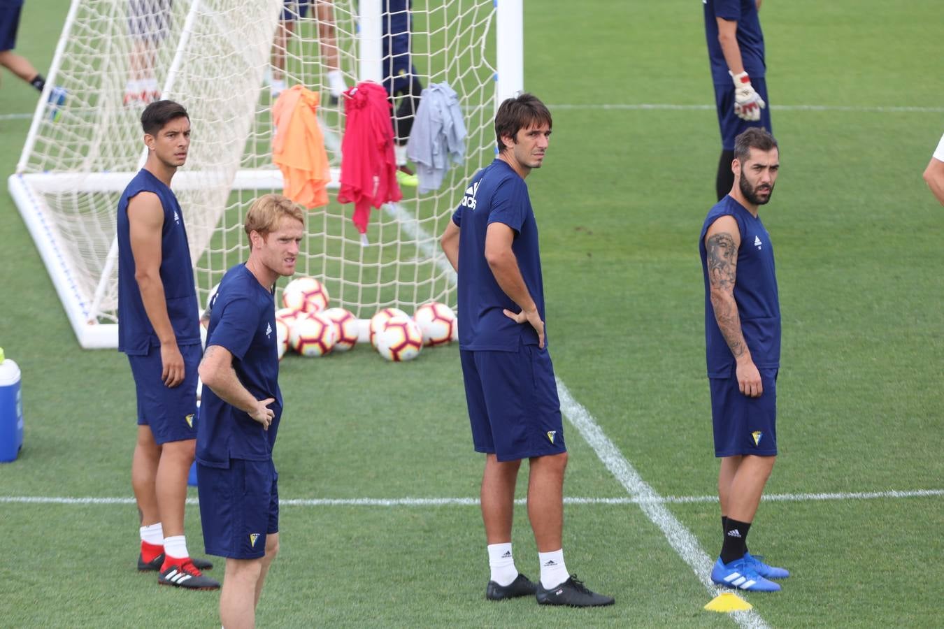 Dejan Lekic y Edu Ramos ya entrenan con el Cádiz CF