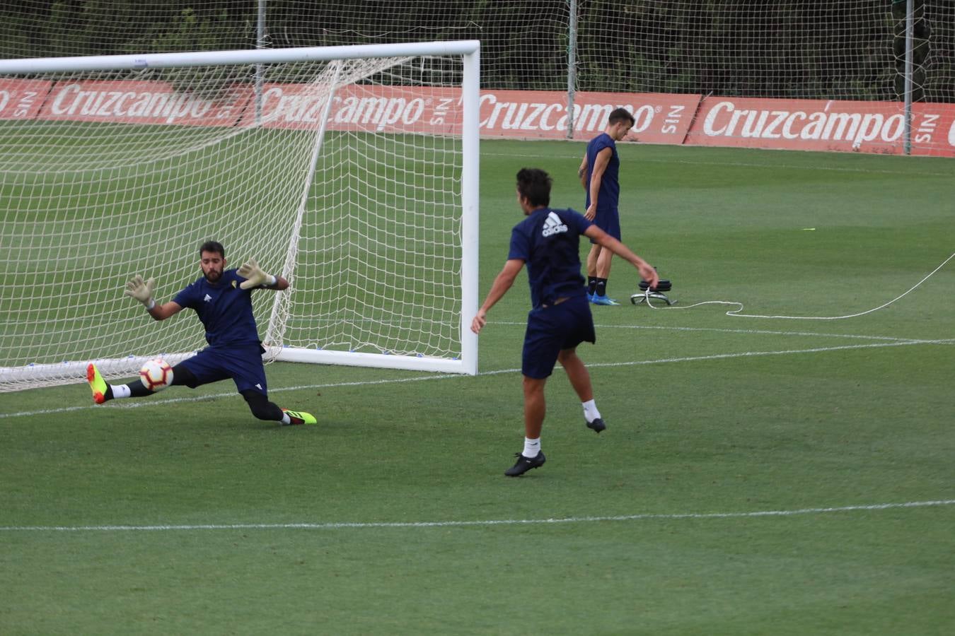 Dejan Lekic y Edu Ramos ya entrenan con el Cádiz CF