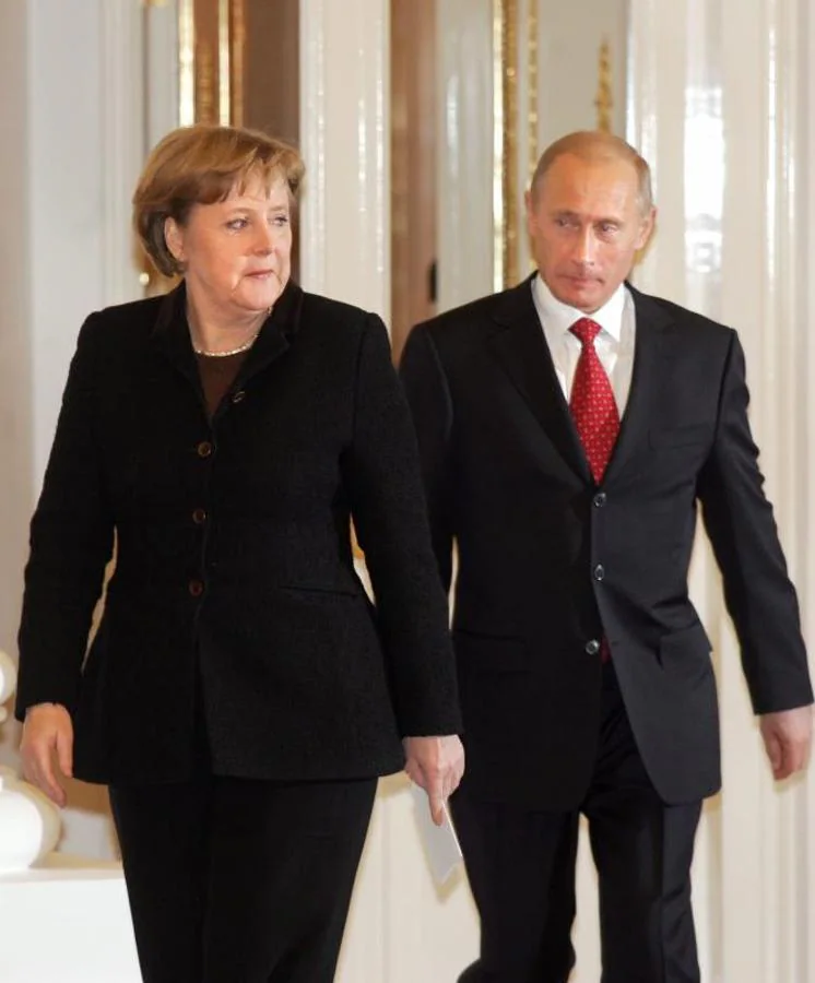 Reunión entre Vladimir Putin y Ángela Merkel. 