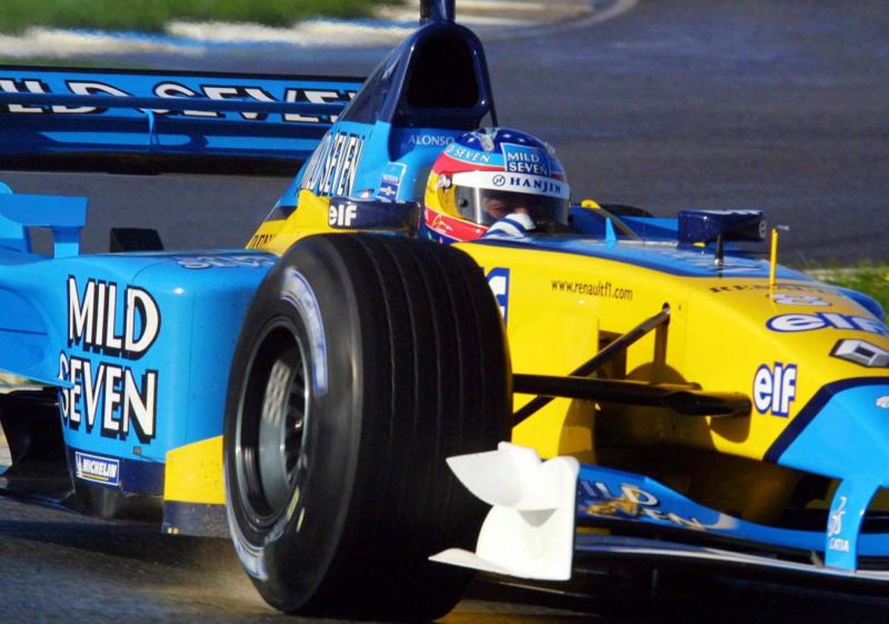 Alonso durante una carrera en su etapa con Renault en Jerez. 