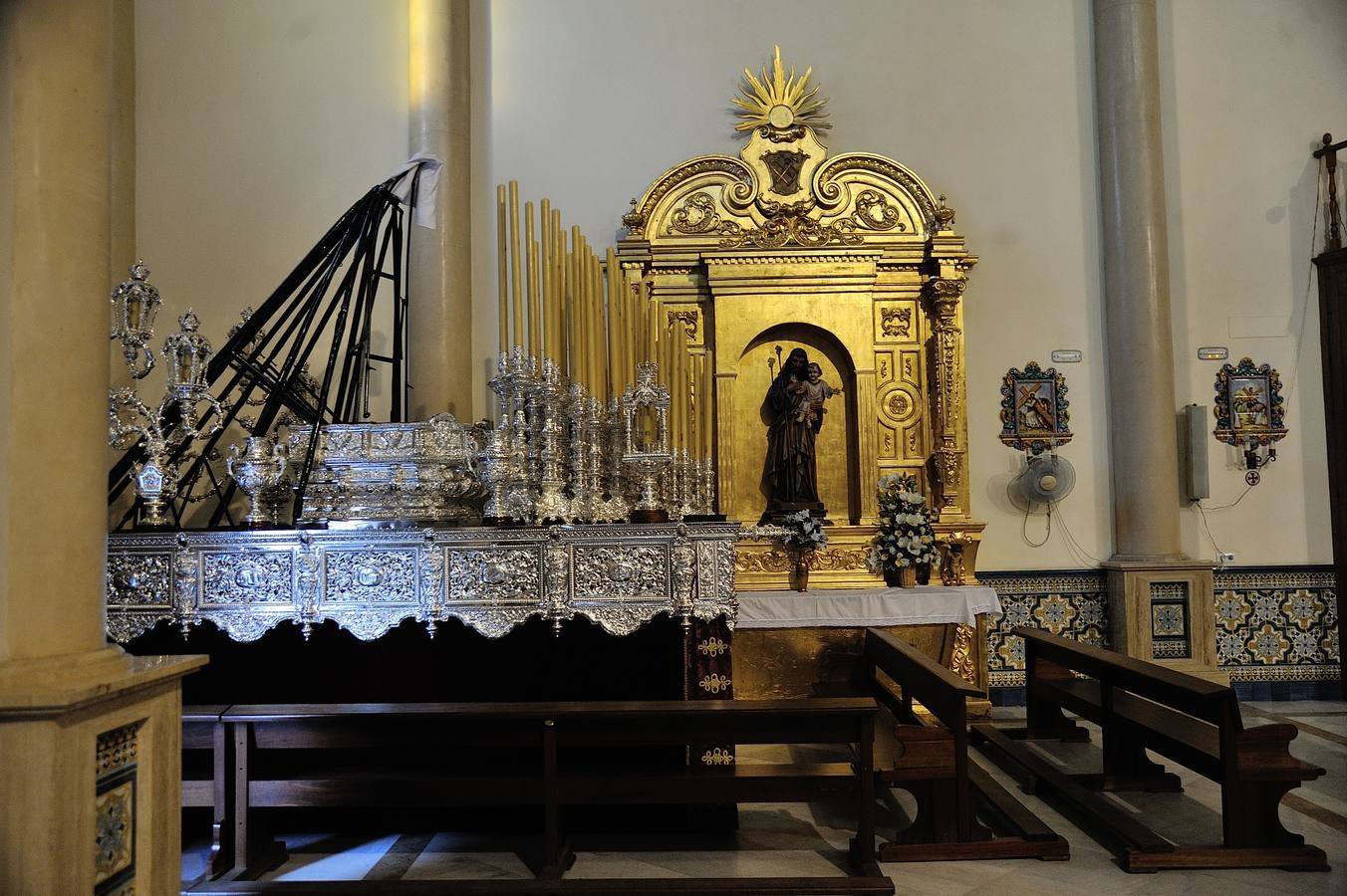 Galería del paso de la Virgen de los Dolores del Cerro