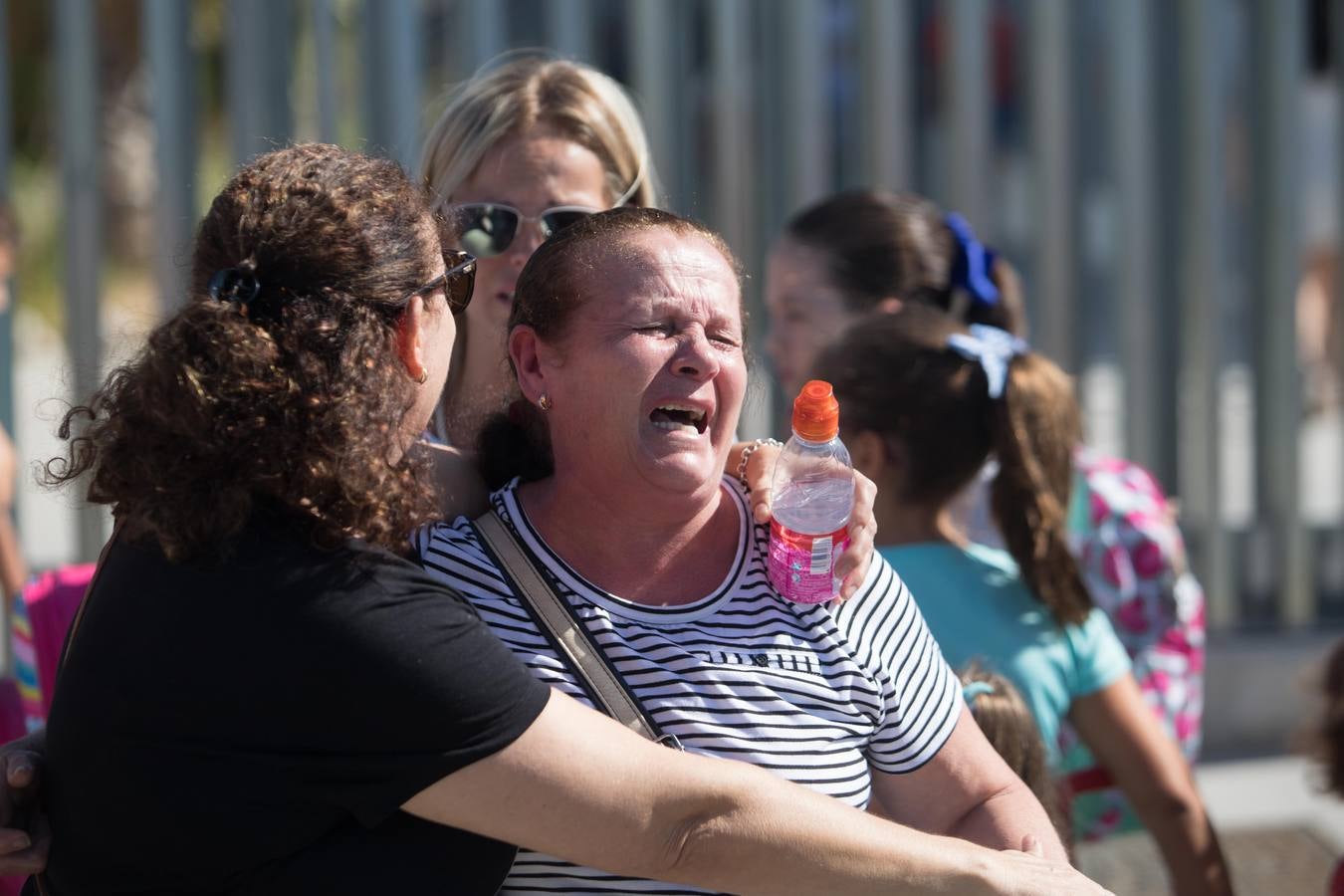 La triste vuelta al cole de Cristian, el niño de La Carlota con autismo, en imágenes