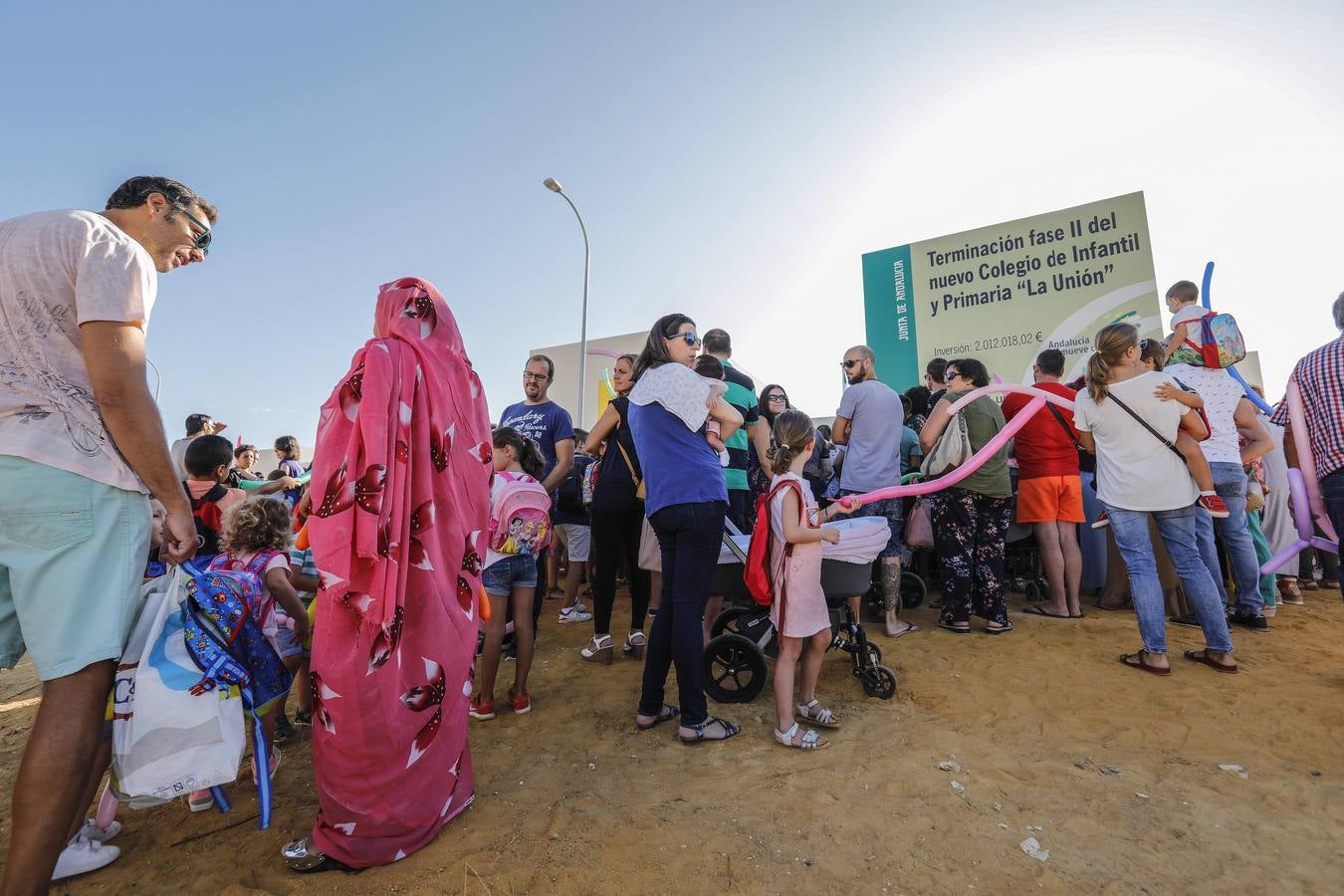 En imágenes, la «vuelta al cole» en la capital hispalense