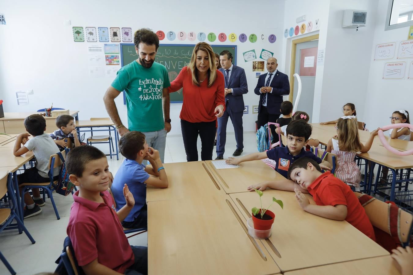 En imágenes, la «vuelta al cole» en la capital hispalense