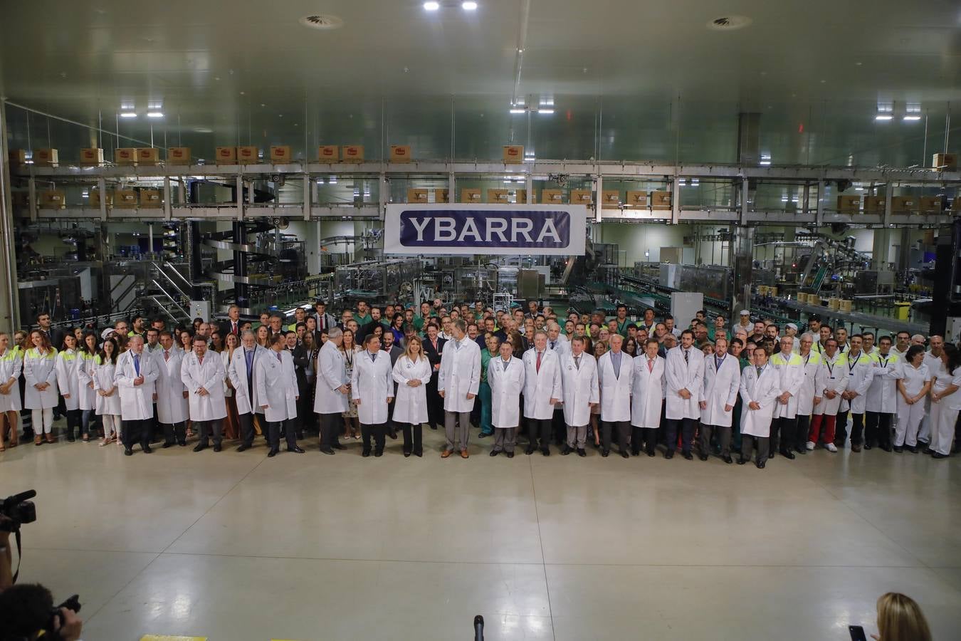 En imágenes, el Rey en la inauguración de la nueva fábrica de Ybarra en Sevilla