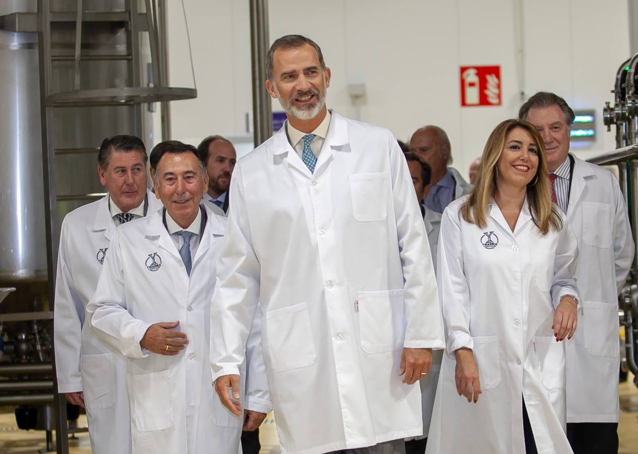 En imágenes, el Rey en la inauguración de la nueva fábrica de Ybarra en Sevilla