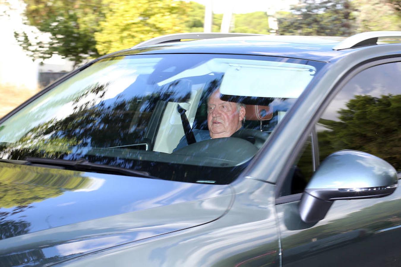 Don Juan Carlos asiste al bautizo del hijo de María Zurita