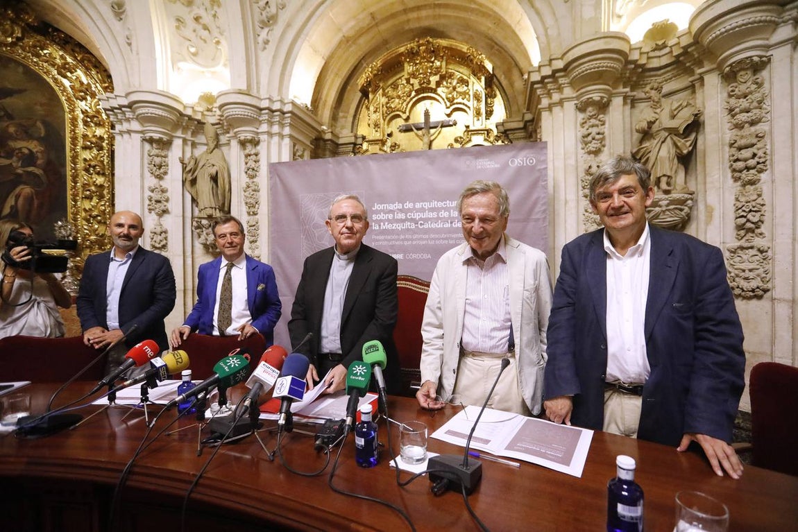 La visita de Rafael Moneo a la Mezquita-Catedral de Córdoba, en imágenes