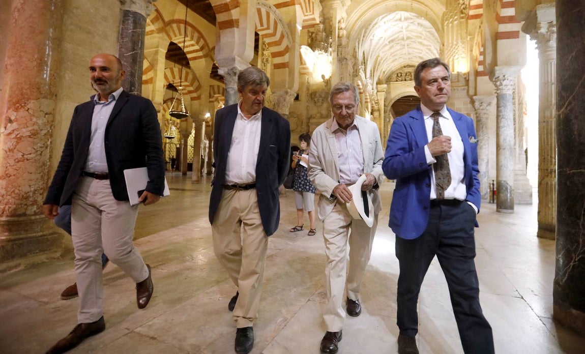 La visita de Rafael Moneo a la Mezquita-Catedral de Córdoba, en imágenes