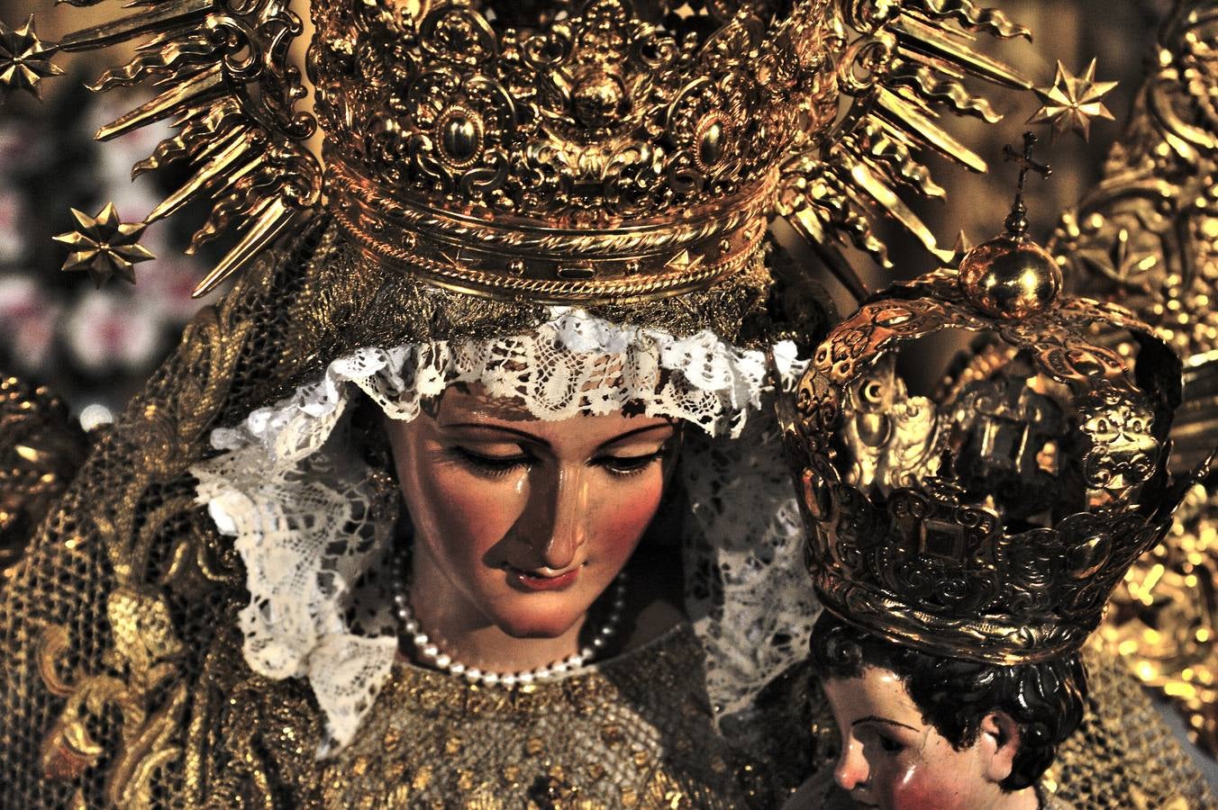 Galería del besamanos de la Virgen de la Luz