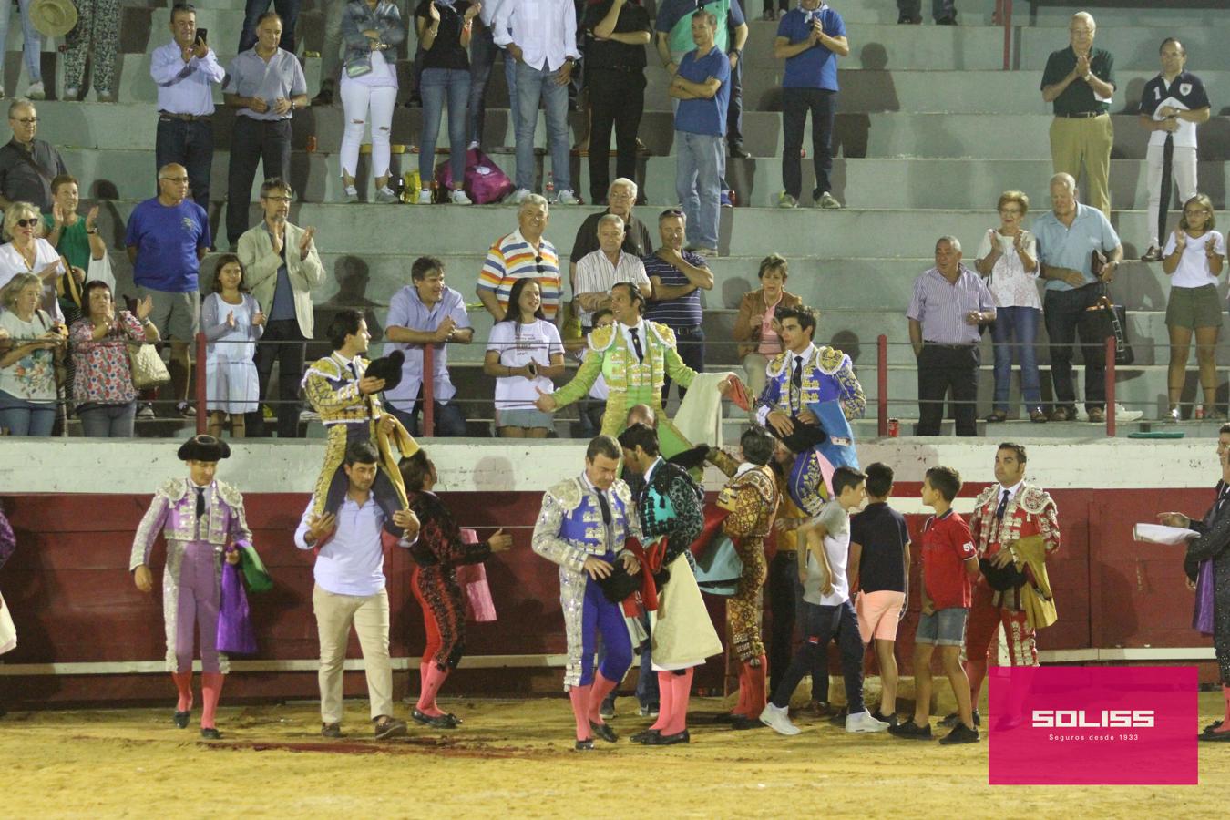 Gran ambiente en la corrida de toros de las fiestas de Bargas