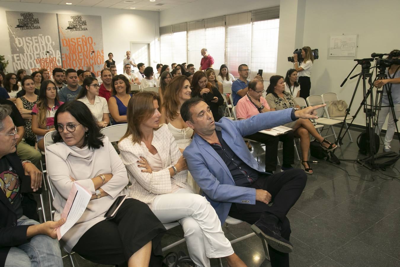 La visita de Rosa Tous a la Escuela de Joyería de Córdoba, en imágenes