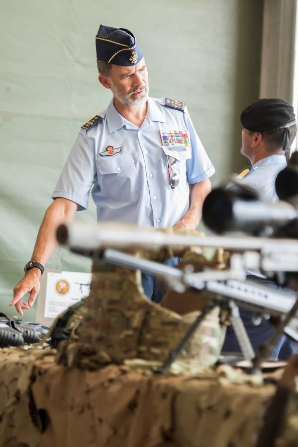 En imágenes, visita del Rey Felipe VI a la base de Morón