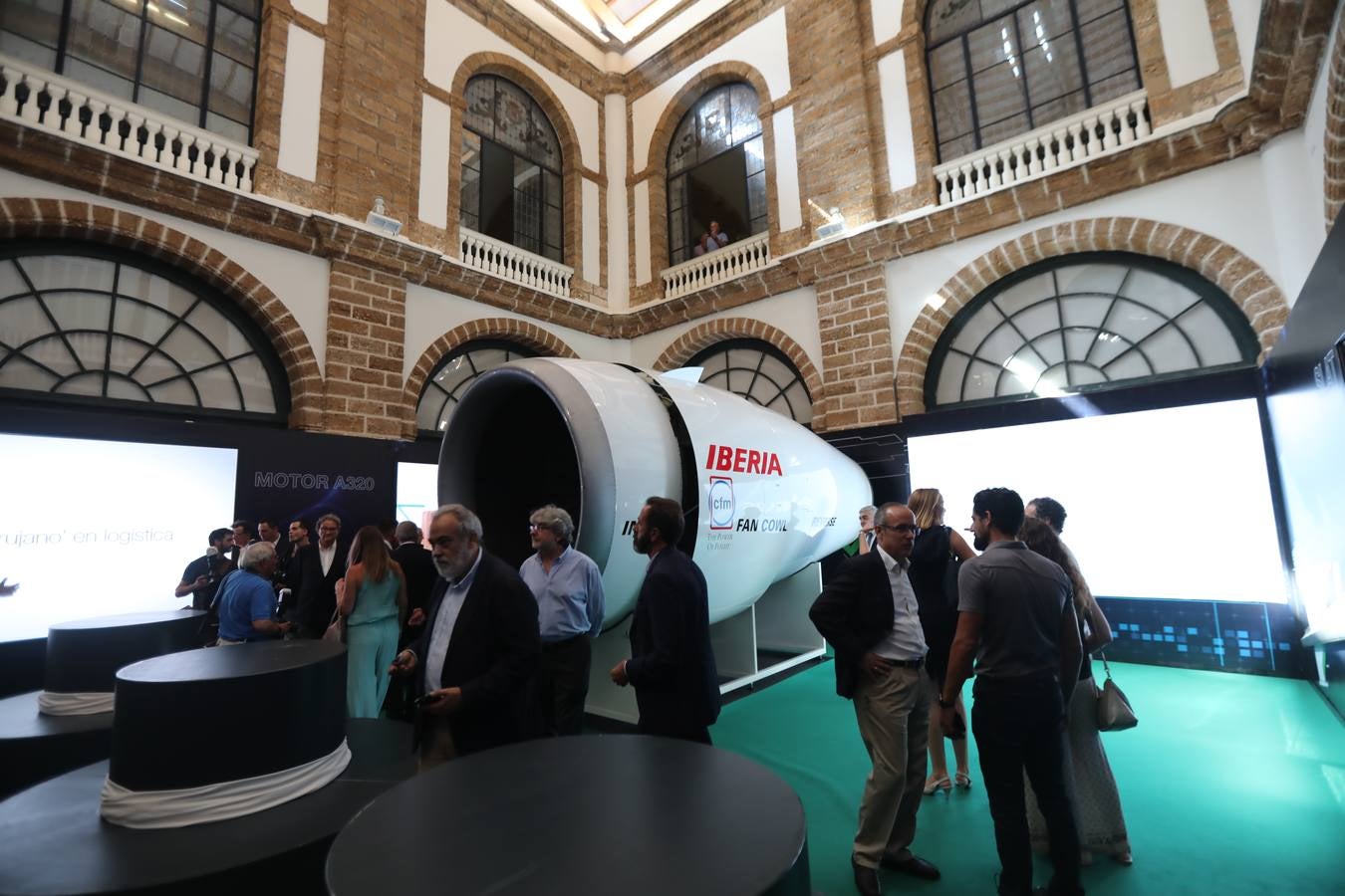 Muestra de Airbus ’90 años de industria aeronáutica en Cádiz’