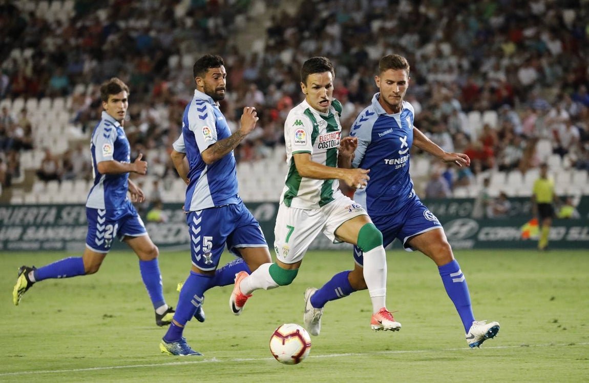 Las mejores jugadas del Córdoba-Tenerife, en imágenes