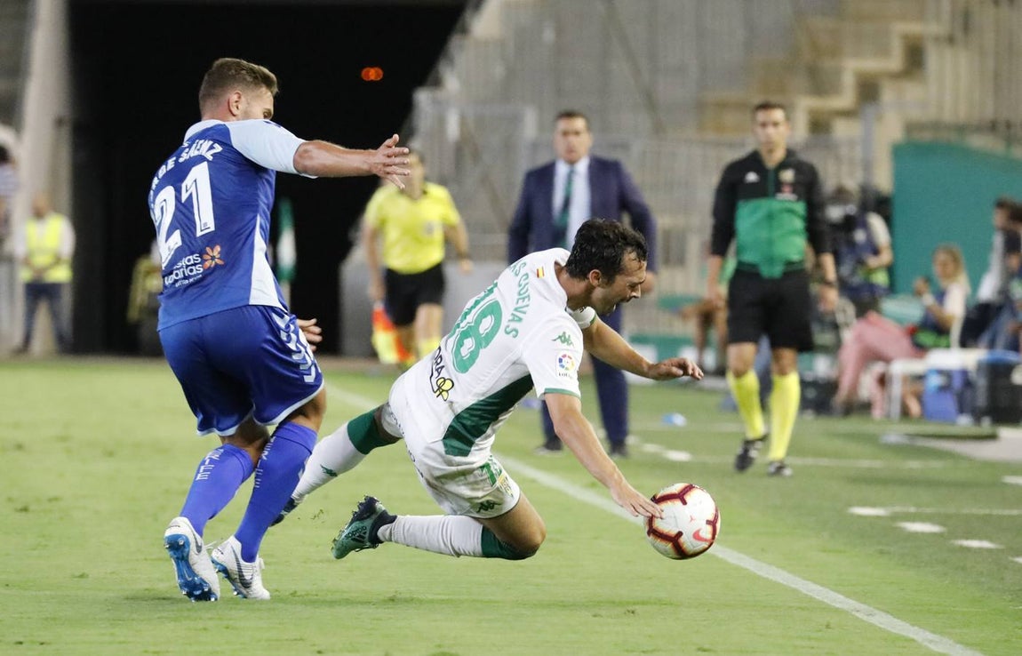 Las mejores jugadas del Córdoba-Tenerife, en imágenes