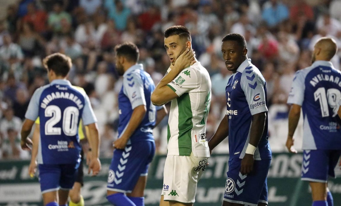 Las mejores jugadas del Córdoba-Tenerife, en imágenes