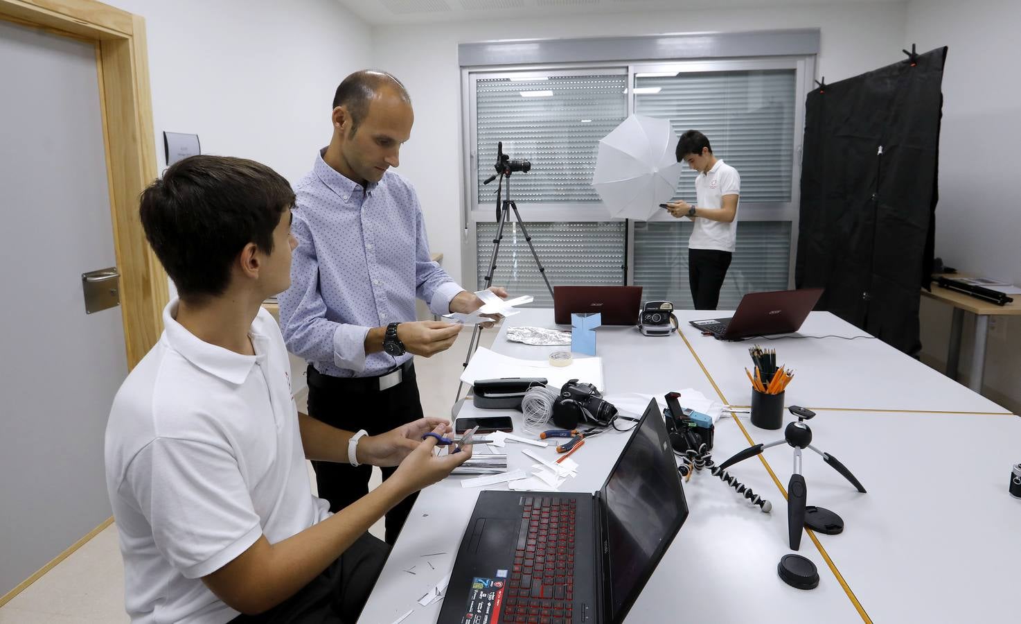 En imágenes, la visita del embajador del Reino Unido al Colegio Británico de Córdoba