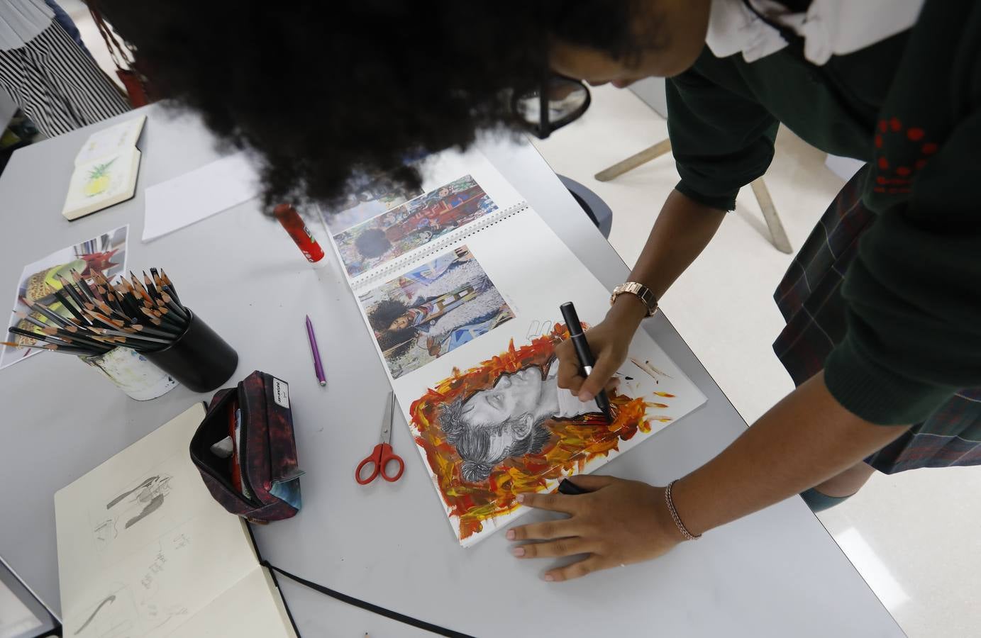 En imágenes, la visita del embajador del Reino Unido al Colegio Británico de Córdoba