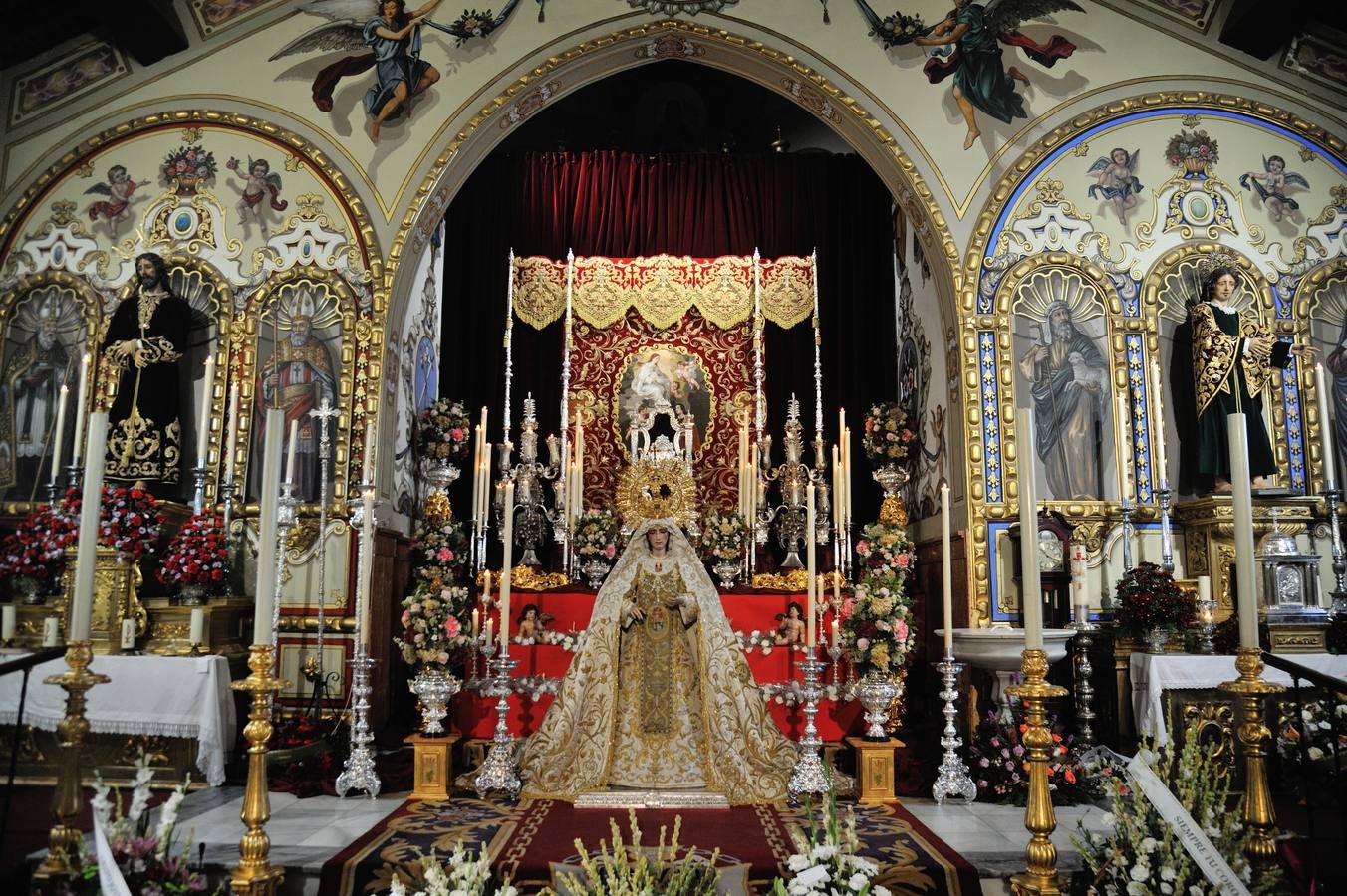 Galería del besamanos de la Virgen de las Mercedes