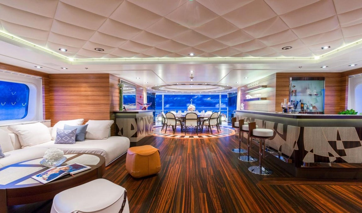 Larisa. El evento ve la luz por primera vez en 1991, aquel año sólo 32 embarcaciones participaron. En su octava edición apenas se distinguían 80 embarcaciones en el muelle