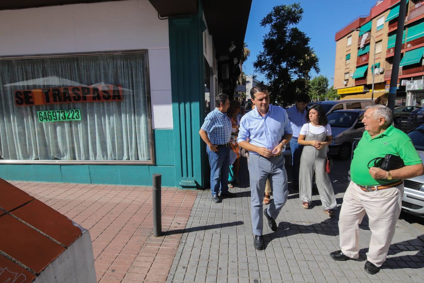 La visita de José María Bellido al barrio cordobés de Levante, en imágenes