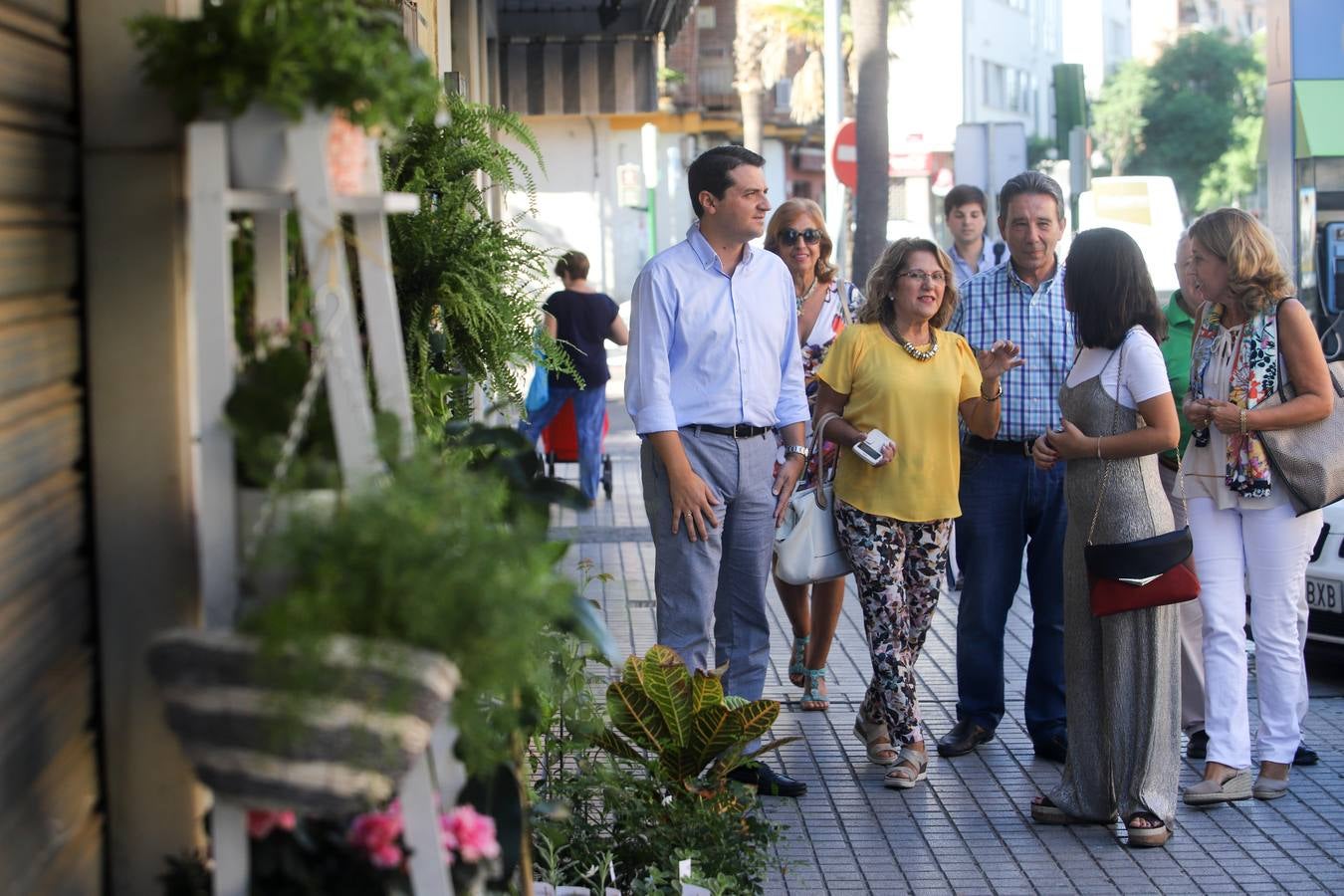 La visita de José María Bellido al barrio cordobés de Levante, en imágenes