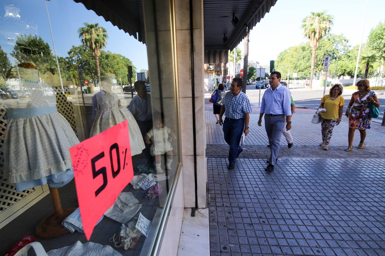 La visita de José María Bellido al barrio cordobés de Levante, en imágenes