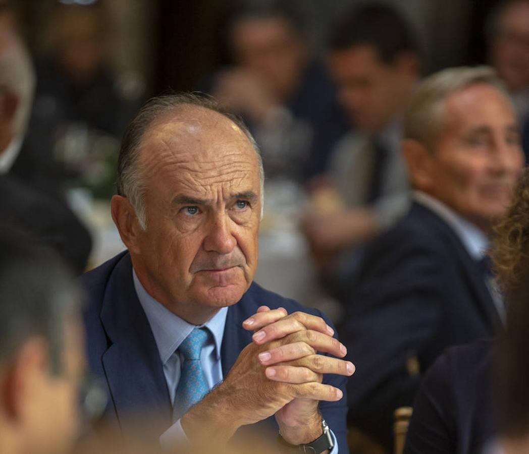 Asistentes al Foro ABC-Deloitte escuchan las ponencias.. 