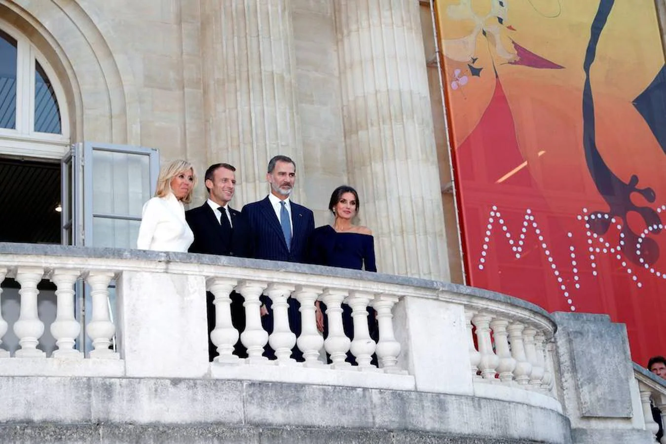 La visita de los Reyes a la retrospectiva de Miró en París, en imágenes