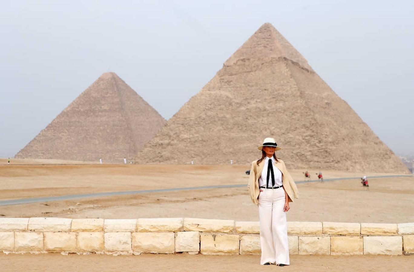 El paseo de Melania Trump por las Pirámides de Egipto, en imágenes. 